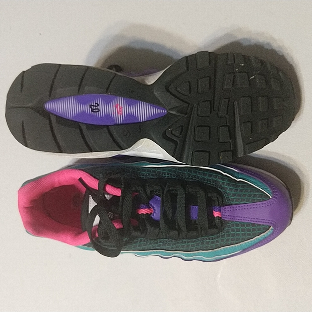 Nike Running Shoes - Picture 2 of 6